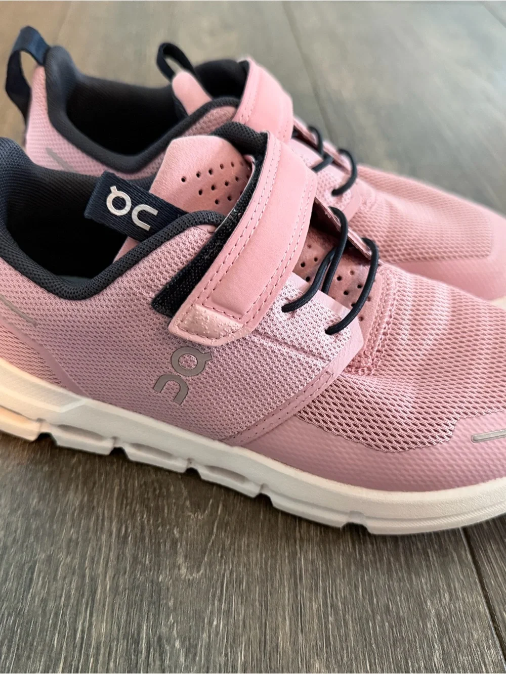 On Running Kids' Pink Velcro Mesh Sneakers